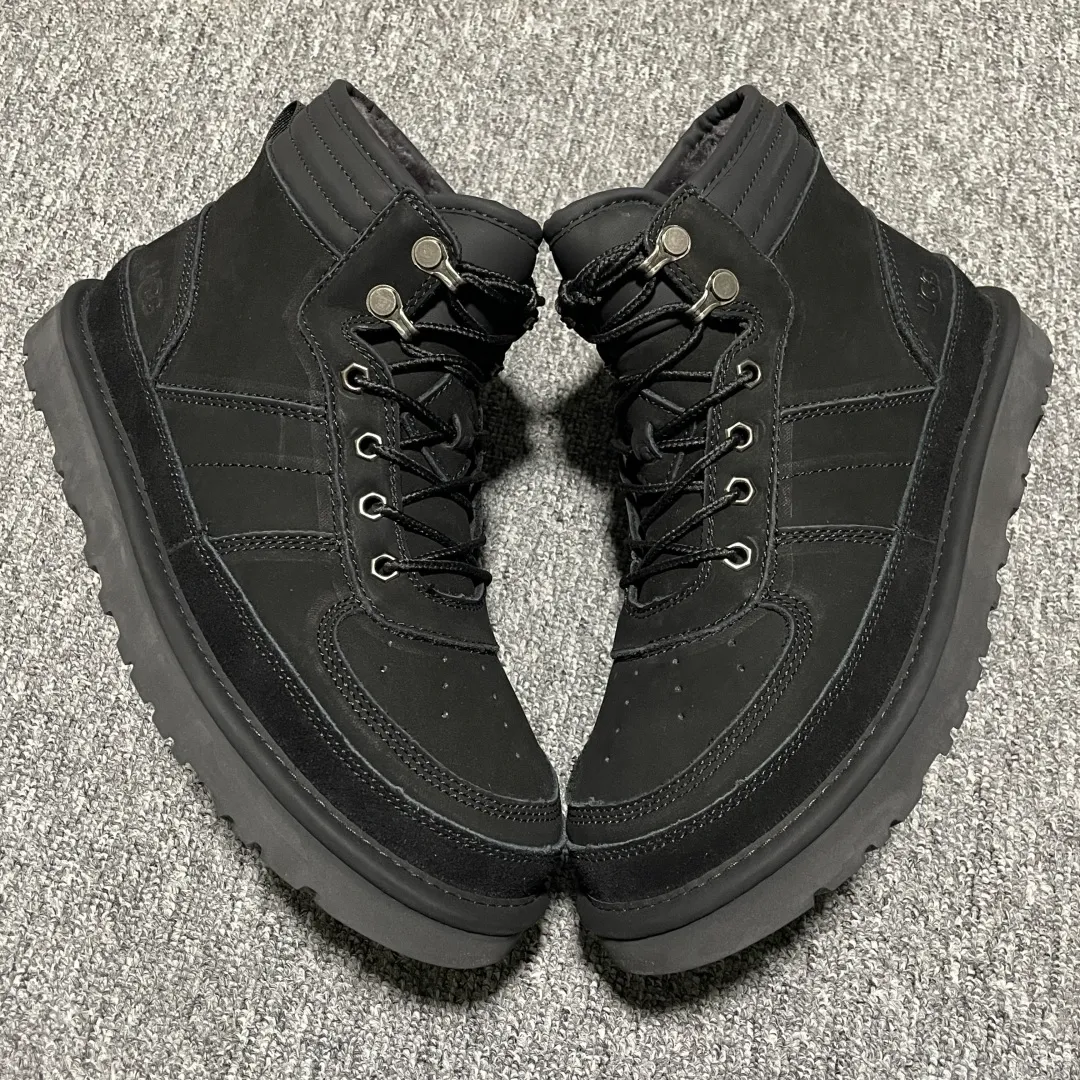 Pick up locally 💰640. The core recommendation is good price. The platform is exclusively for foreign trade. UGG men's snow boots 1097089. The foreign trade platform is full of Z. High-end retail is exclusively for quality. Produced by the production line of a ten-year-old brand shoemaking factory. Pay attention to every detail. Longfeng A-grade genuine sheep fur is integrated. Created in full compliance with the ZP process. Size: 40 41 42 43 44